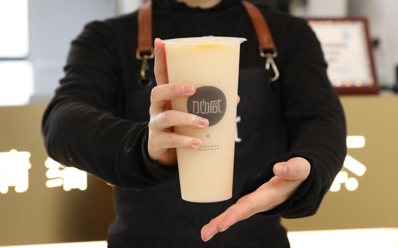 mg冰球突破茶饮：为何奶茶行业都热衷于开校园店